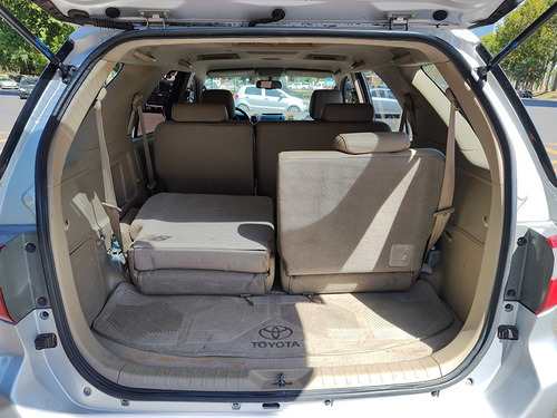 Imagen 18 de 25 de Toyota Sw4 2011 Srv Hilux 7 Asientos Cuero Abasto Motors