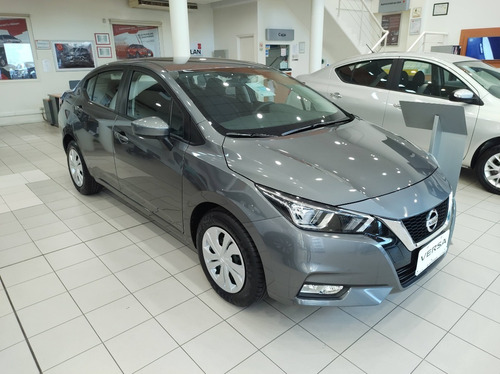 Imagen 2 de 25 de Nissan Versa 1.6 Sense Cvt