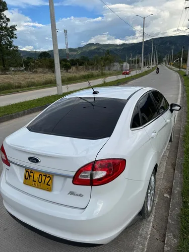 Ford Fiesta 1.6 Hatchback Automática