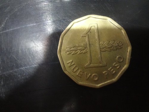 Moneda De Uruguay 1 Nuevo Peso Año 1977 Aluminio Bronce