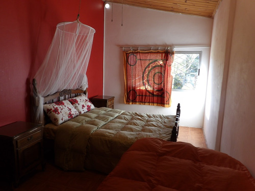 Casa 2 Dormitorios, Gran Jardín Con Sombra. Cerca De Playa