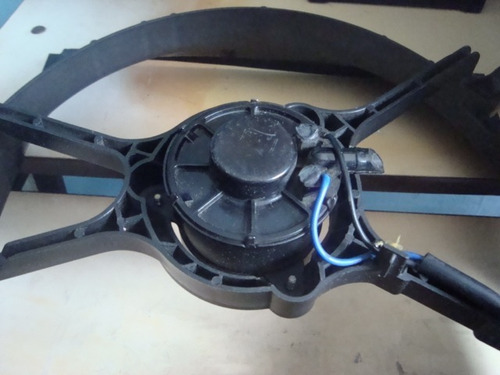 Imagen 5 de 7 de Motor Y Base De Ventilador De Toyota Corolla (baby Camry)