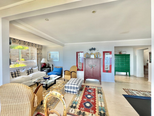 Gran Casa En Primera Línea Con Vista Impresionante, Zapallar