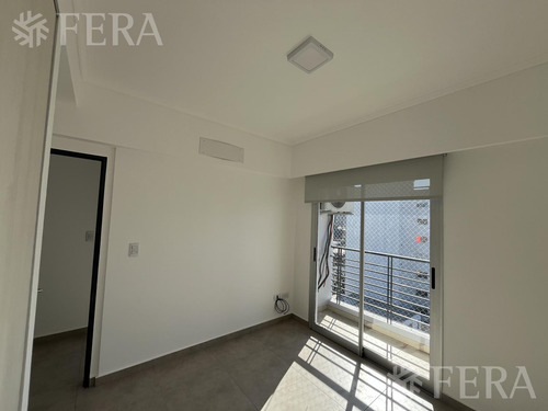 Venta Departamento 3 Ambientes Con Doble Balcón En Wilde