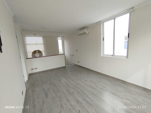 400/140 M2, 3 D/ 3 B/ Piscina/ Más Servicio (92131)