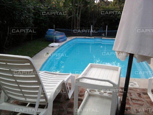 Venta Y Alquiler De Temporada. Linda Casa Con Piscina A Pasos De La Playa Mansa. Punta Del Este- Ref: 24862