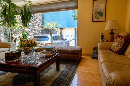 Imagen 2 de 30 de Residencia En Venta Con Acabados De Lujo & Jardín