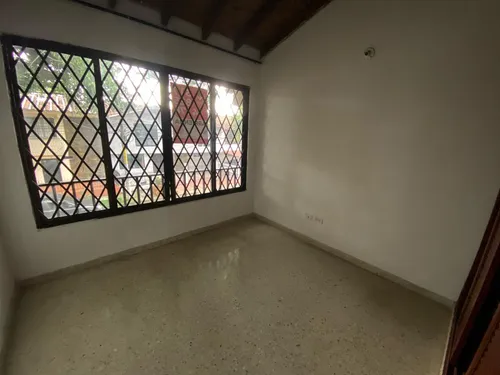 Alquiler De Apartaestudio En El Barrio Capri