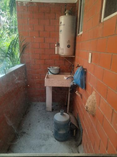Imagen 11 de 12 de Se Vende Departamento 3er Piso, Alberca Y Jardín