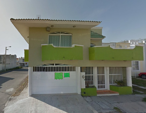 Casa De Recuperación Bancaria En Playa Pacana 108, Arboleda San Ramon, Medellin, Veracruz (vd076)