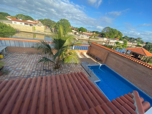 Imagen 14 de 17 de Casa Vacacional Ubicado En Ciudad Balneario De Higuerote