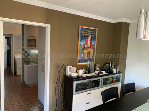 Ss: Vende Apartamento 25-3965 En La Florida De 150 M2, 3h/3b/1pe
