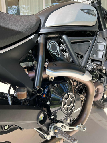 Ducati Scrambler Icon Dark 800