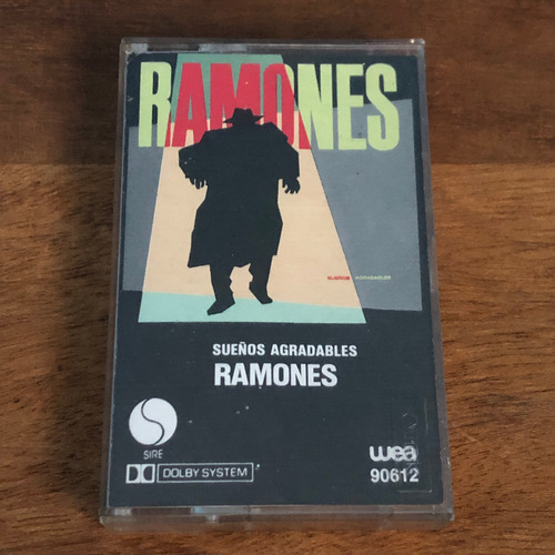 Ramones - Sueños Agradables ( Pleasant Dreams ) / Cassette