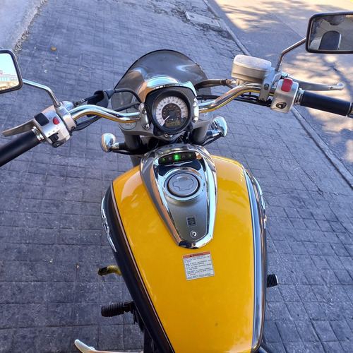 Suzuki Boulevard M50