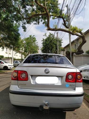 Volkswagen Polo Sedan