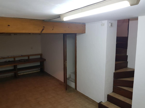 Casa 3 Dormitorios Con Playroom, En El Bajo De Beccar. Pileta.