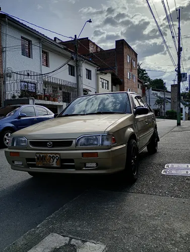 Mazda 323 1.3 Hs