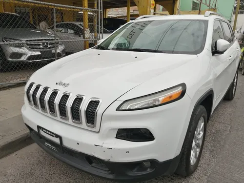 Jeep Cherokee LATITUD AT