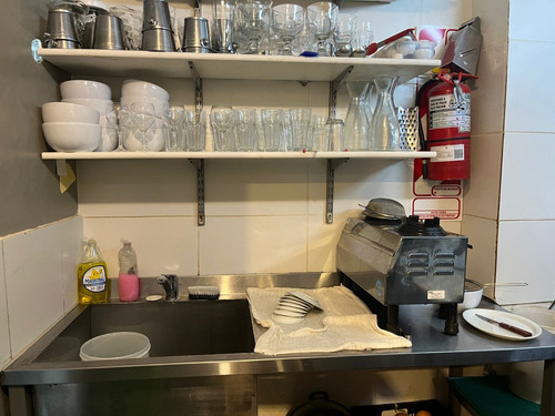 Fondo De Comercio A La Venta Bar- Heladeria - Cafeteria En Pleno Villa Del Parque