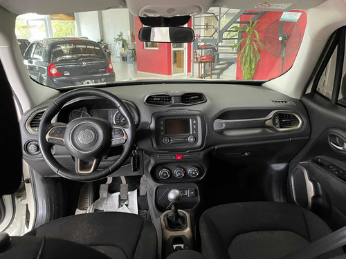 Imagen 6 de 7 de Jeep Renegade 2018 1.8 Sport