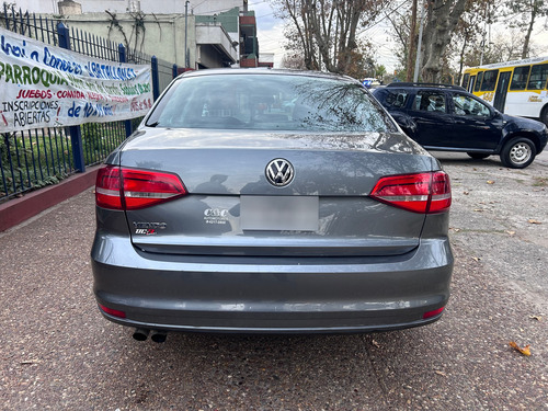 Volkswagen Vento 2.0 Advance 115cv