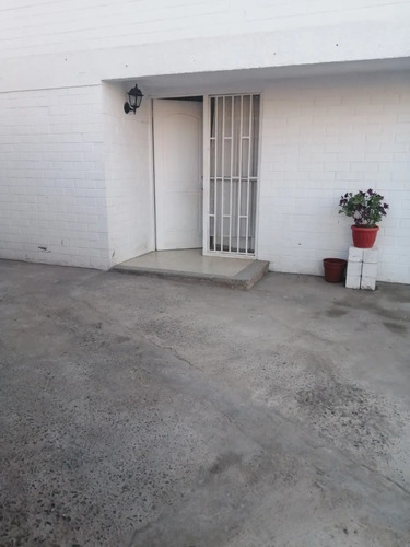 Imagen 3 de 23 de Casa Familiar De 2 Pisos, En Condominio Los Abetos