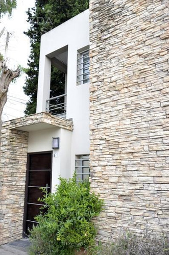 Imagen 4 de 30 de Venta!!! Excelente Propiedad En Condominio En El Corazon De Canning