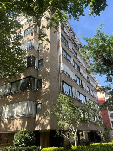 Amplio Espacio, Barrio Tranquilo, Con Estacionamiento Y Bode