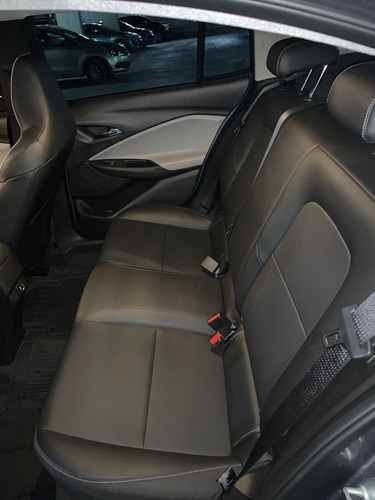 Imagen 14 de 15 de Chevrolet Onix 2021 1.2t Premier L At