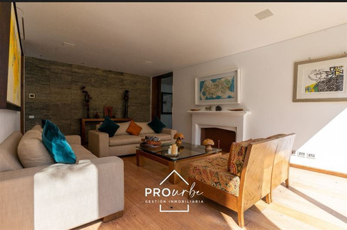 Casa En Venta De 7 Dorm. En La Reina