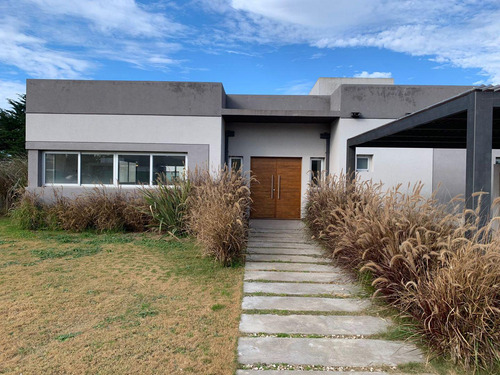 Casa En Country Lomas De City Bell Alquiler