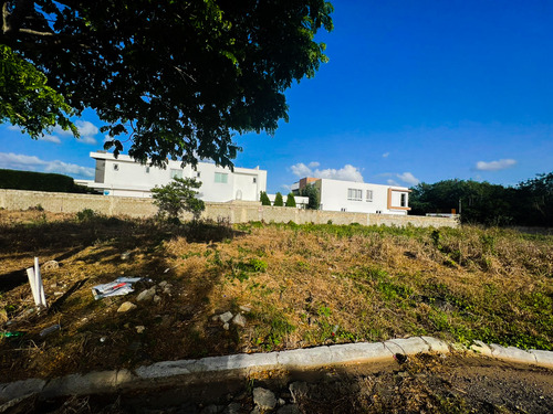 Exclusivo Solar En Proyecto Cerrado Los Samanes En Santiago