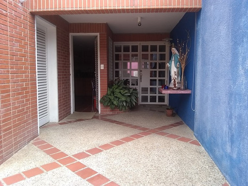 Imagen 2 de 22 de Práctica Y Atractiva Casa Bi Familiar, Terrazas Del Club Hípico, Calle Cerrada Y Tranquila, De Fácil Acceso A La Autopista Cerca A Centro Comercial Terras Plaza, Concresa