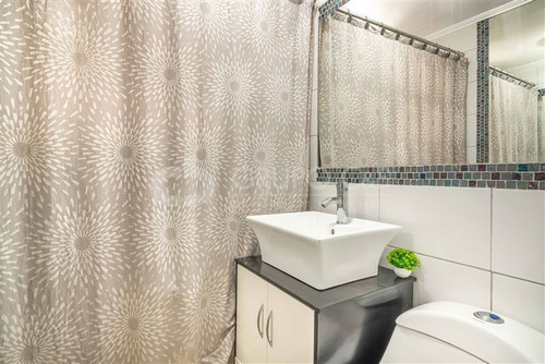 Casa En Venta De 5 Dorm. En Macul