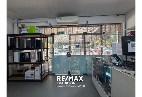 Casa + Local | Venta | Av. Sarmiento 900 | 3 Dorm