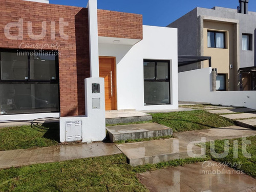 Imagen 2 de 13 de Duplex De 2 Dormitorios! Oportunidad De Inversion! Varias Opciones En Barrios.