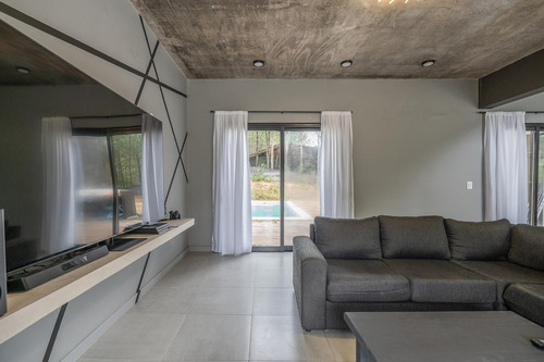 Casa En Venta 5 Ambientes Pinamar Alamos