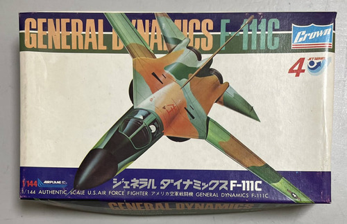 Avion General Dynamics F-111 C 1/144 Crown