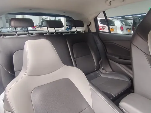 Chevrolet Onix 1.0T Premier Hatch At