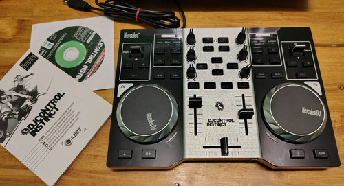 Hércules Dj Control Instinct Serie S Con Placa De Audio Negro (Usado)