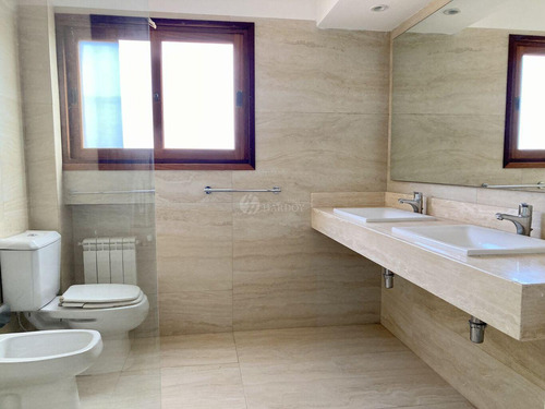 Venta Casa Con Renta Carrasco 4 Dormitorios Jardin Piscina Destino Vivienda Oficina Desarrollo Comer