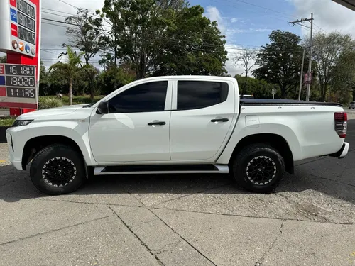 Mitsubishi L200 Mecánica
