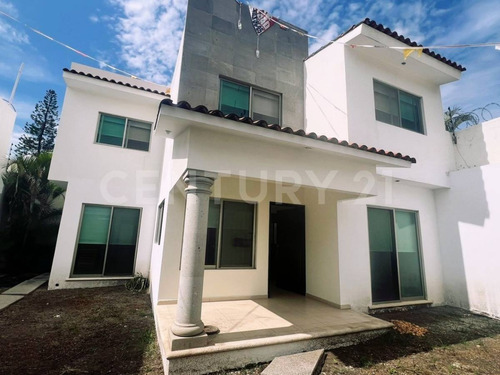 Casa En Venta En Burgos, Temixco, Morelos