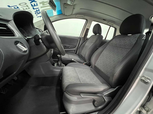 Imagem 8 de 11 de Volkswagen Fox 2014 1.6 Vht Trend Total Flex 5p
