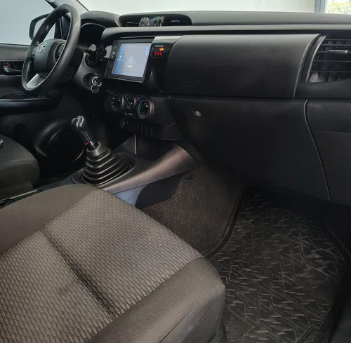 Toyota Hilux 2.7 SR Doble Cabina Mt