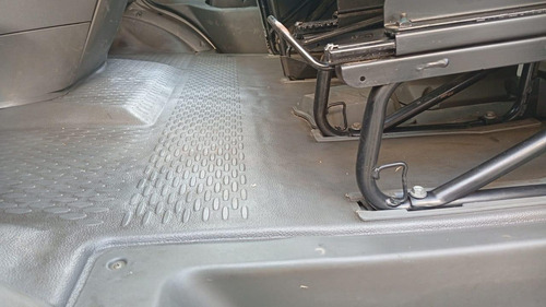 Iveco 30s13 Completa Ar, Direção E Vidros Elétricos. Baú