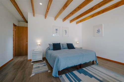 Casa En Venta Condominio Polo, 3 Dormitorios, Maitencillo.