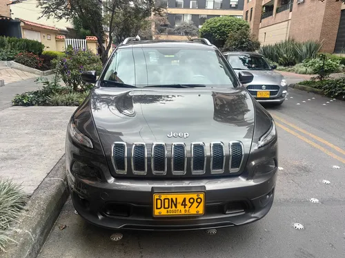 Jeep Cherokee 3.2 Longitude Plus