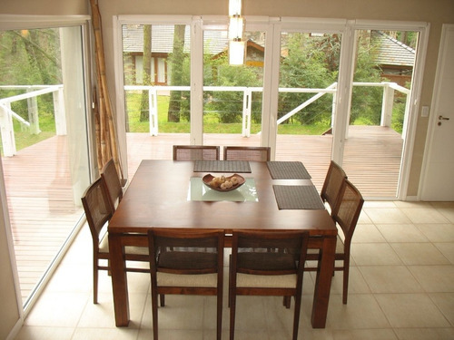 Venta De Casa En Carilo A Tres Cuadras Del Mar